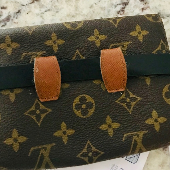 SOLD Louis Vuitton belt/bum bag - Picture 6 of 8
